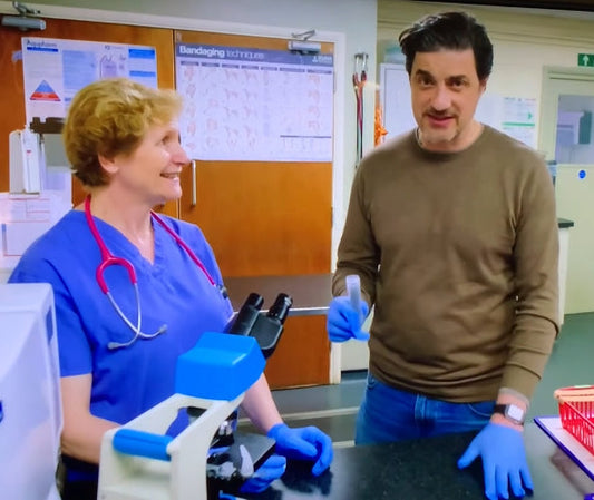 Dr Arielle Griffiths and Alexis Conran on Channel 5 talking about how vegan dog poo has no smell!