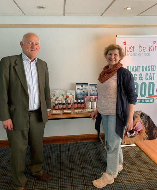 Dr Mike davies and Dr Arielle Griffiths sponsoring Provet Nutrition Course